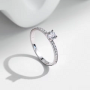 Anel Solitário Moissanite Flor de Brilho
