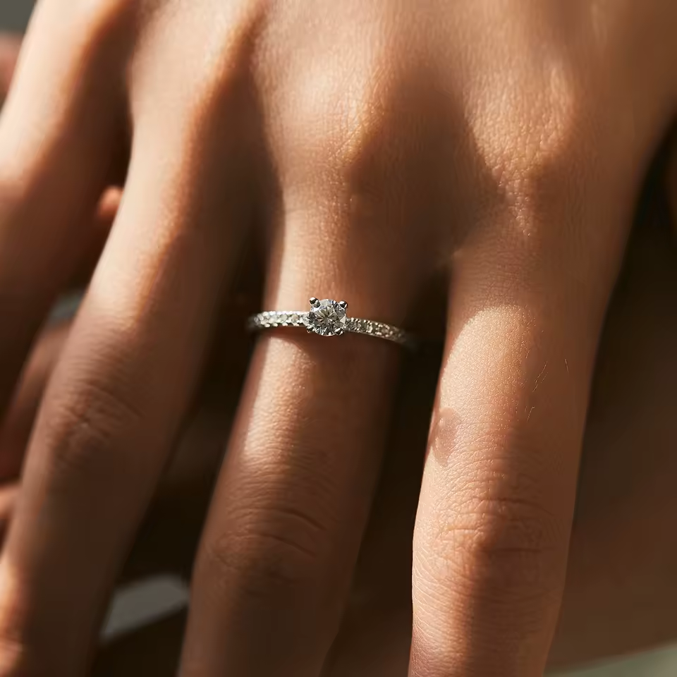 Anel Solitário Moissanite Flor de Brilho